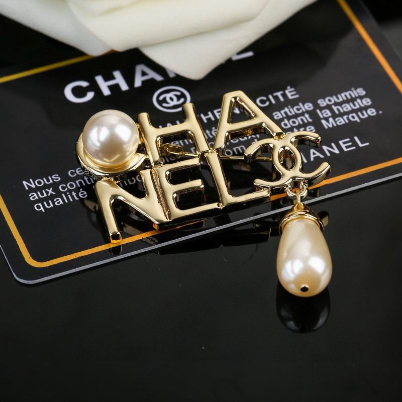 Chanel Brooch 03yxs181